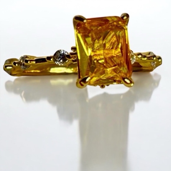 🔥2/$24 or 3/$30🔥 Elegant Yellow Fashion Gemstone Ring - Picture 3 of 9